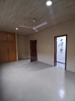 3bdrm House in Ashongman Estate, Police Station for rent