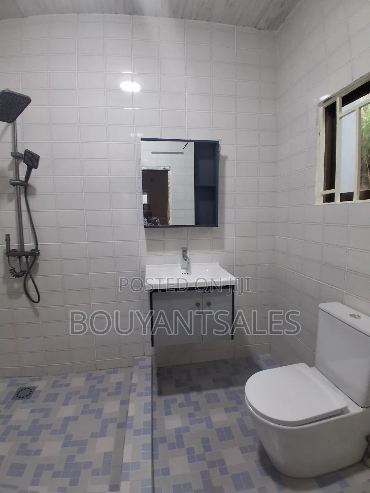 3bdrm House in Ashongman Estate, Police Station for rent