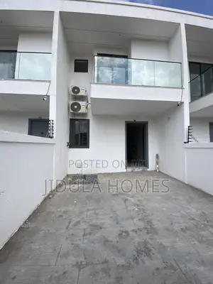 2bdrm Townhouse / Terrace in Ashale Botwe, School Junction for rent