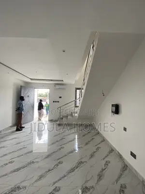 2bdrm Townhouse / Terrace in Ashale Botwe, School Junction for rent