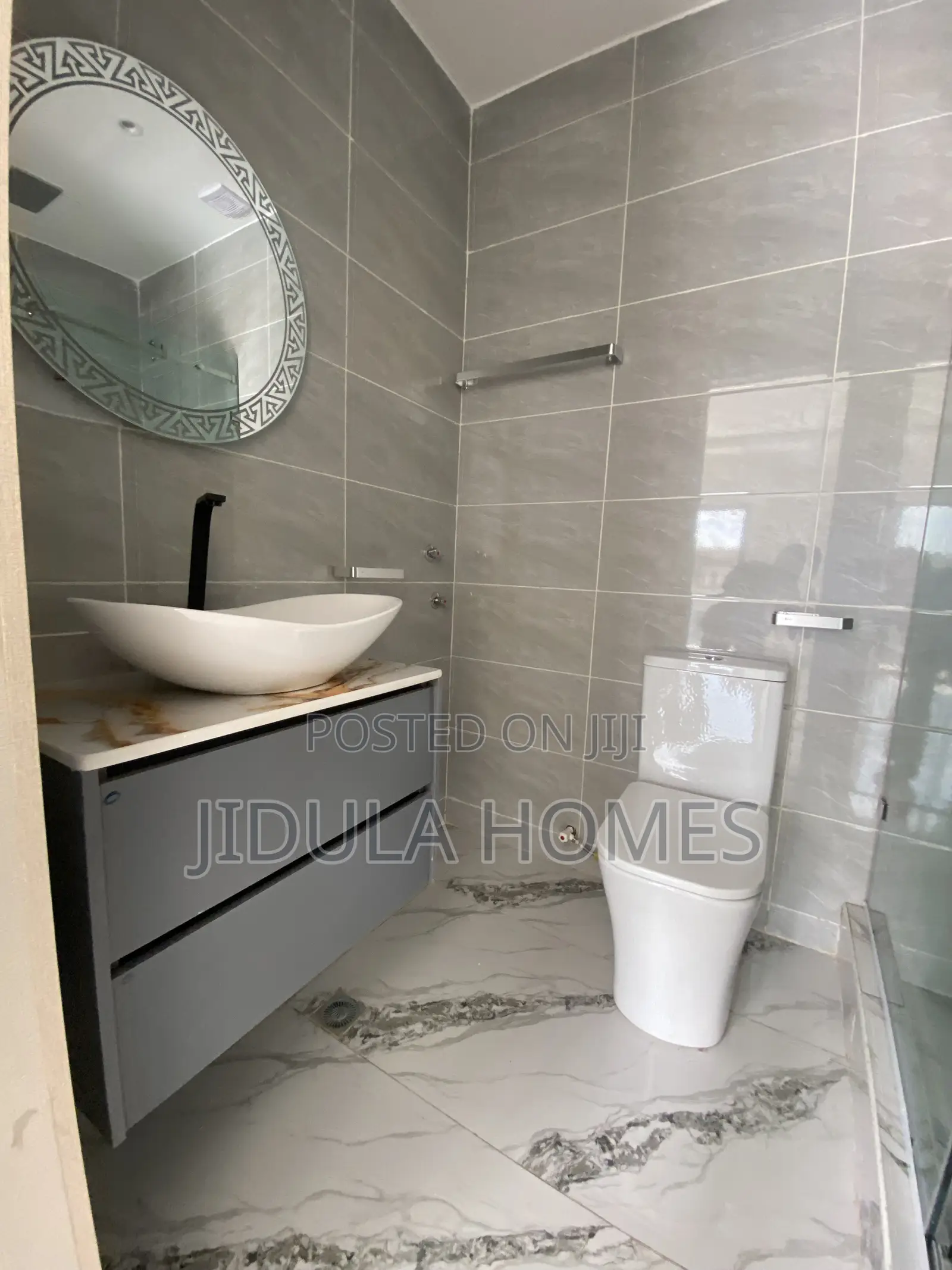 2bdrm Townhouse / Terrace in Ashale Botwe, School Junction for rent