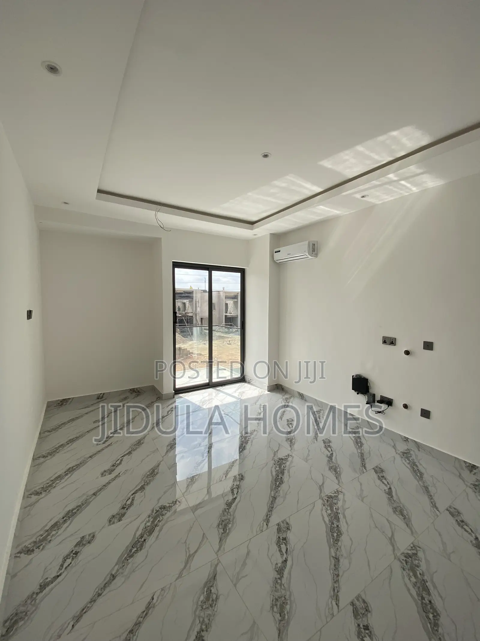 2bdrm Townhouse / Terrace in Ashale Botwe, School Junction for rent