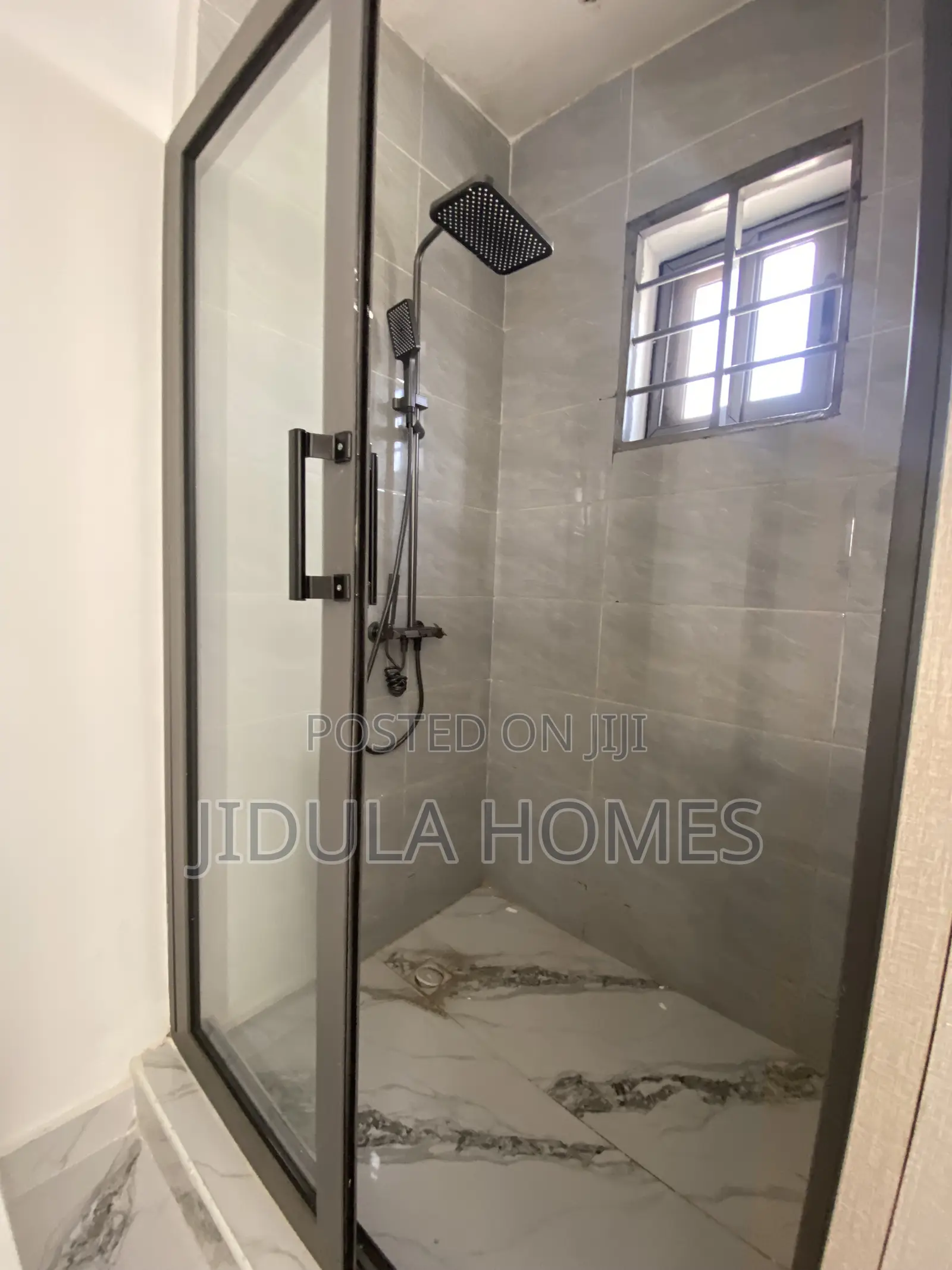 2bdrm Townhouse / Terrace in Ashale Botwe, School Junction for rent
