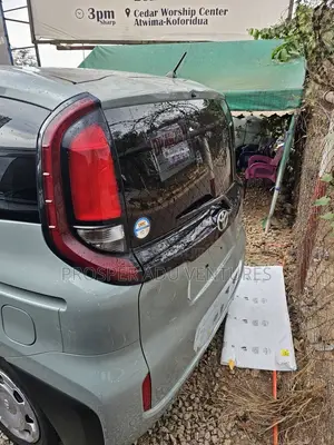 Toyota Sienta 2023