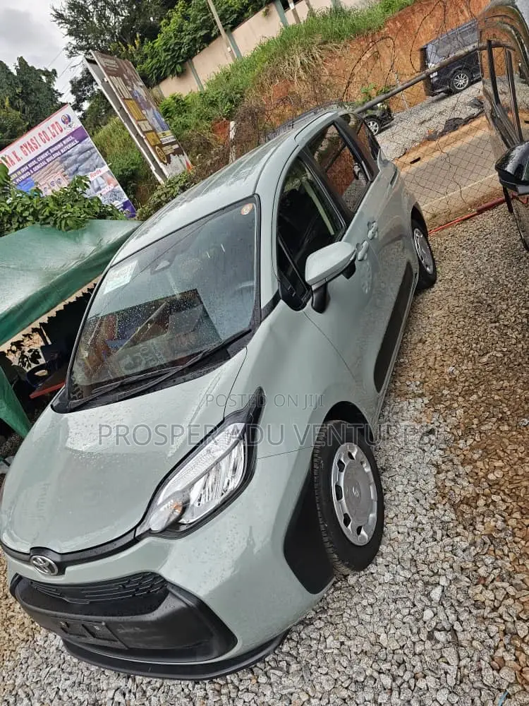 Toyota Sienta 2023