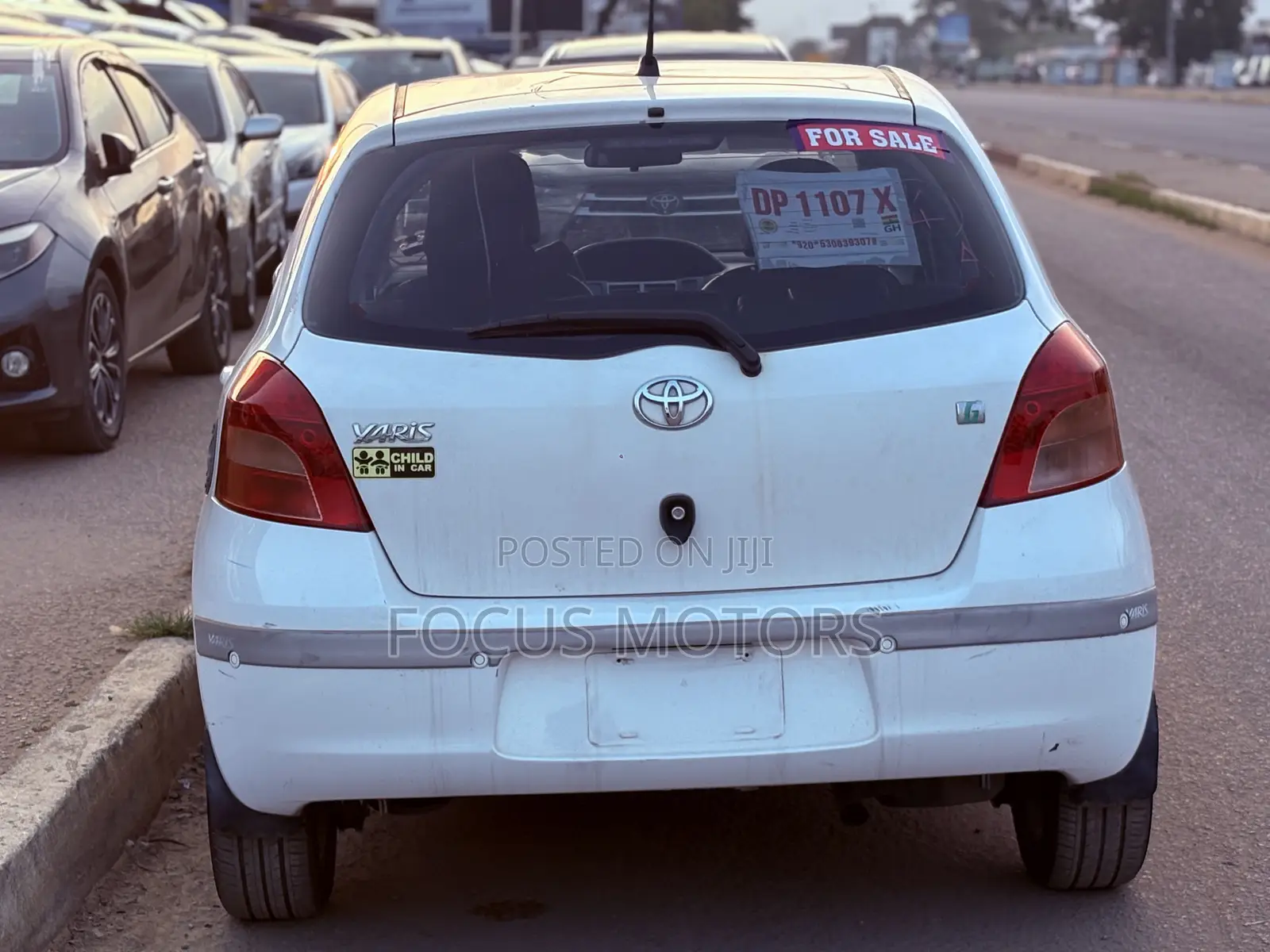 Toyota Yaris Base Hatchback 5dr 2010 White