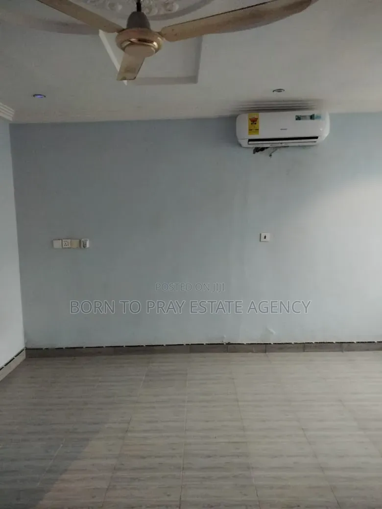 4bdrm Apartment in Born To Pray Estate, Ejisu-Juaben Municipal for rent