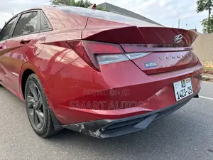 Hyundai Elantra SE 2022 Red