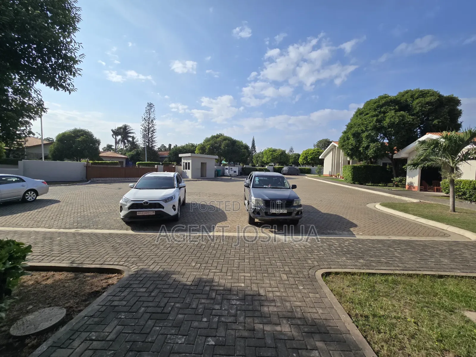 3bdrm Townhouse/Terrace in Regimanuel Golden for sale
