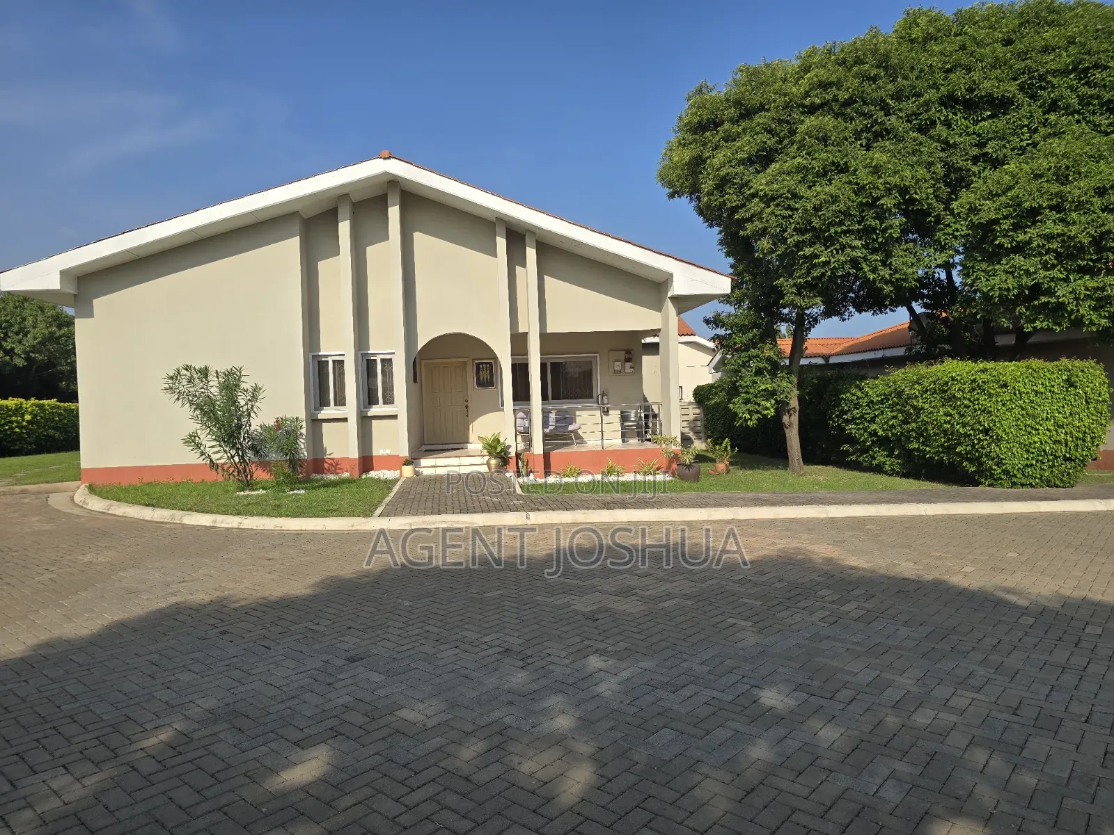 3bdrm Townhouse/Terrace in Regimanuel Golden for sale