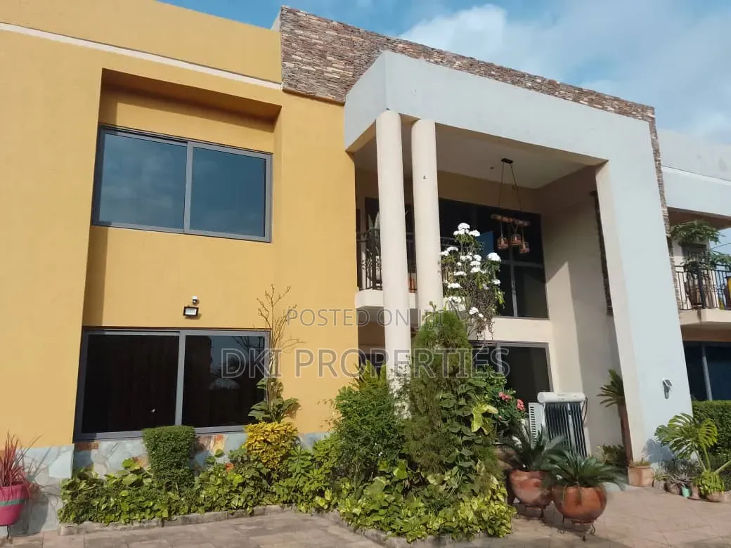 5bdrm House in Dki Properties, Community 25 for sale