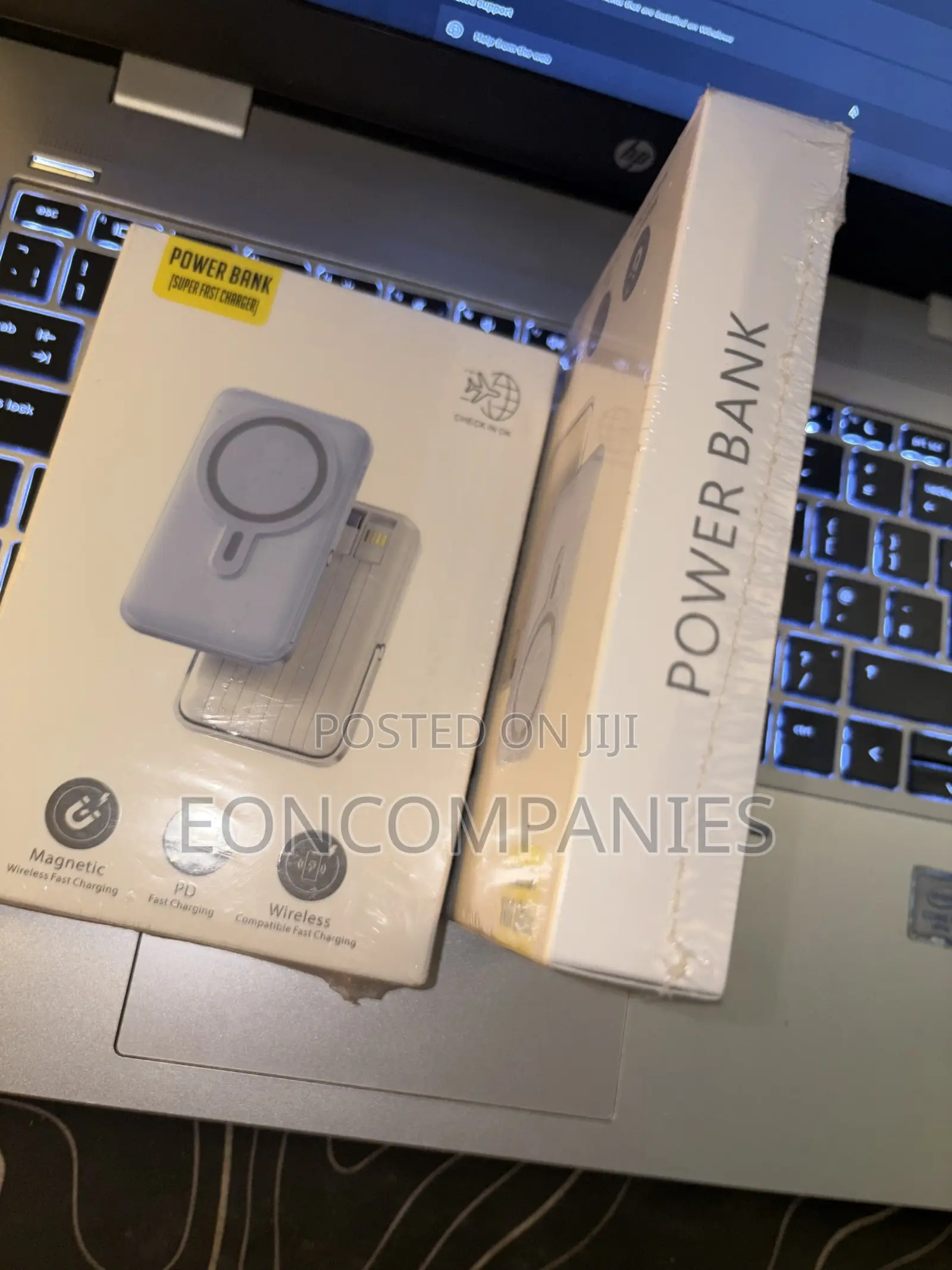 Magnetic Wireless Power Bank With Fast-Charging Support