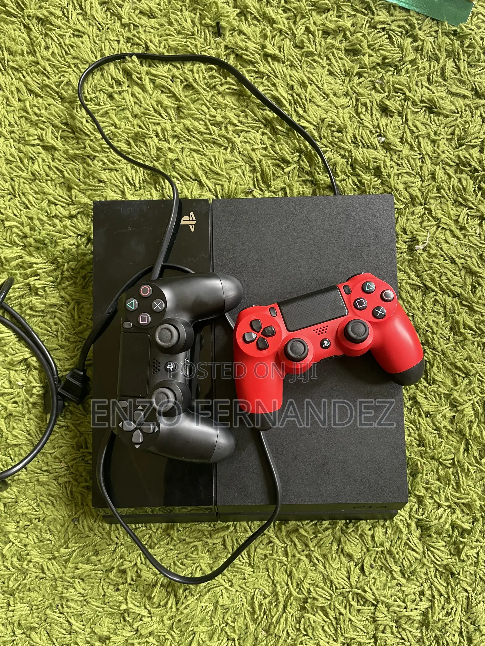 PS4 Slim + 2 Controllers and 4 Games