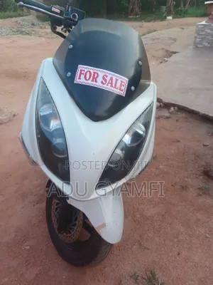 Yamaha Majesty 2021 White