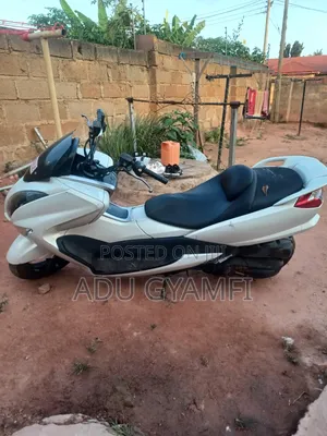 Yamaha Majesty 2021 White