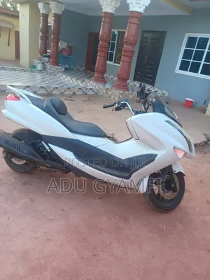 Yamaha Majesty 2021 White