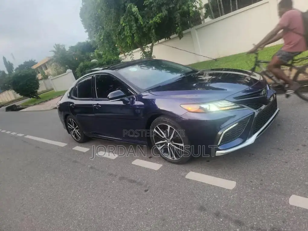 Toyota Camry 2024 Blue