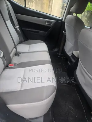 Toyota Corolla SE (1.8L 4cyl 2A) 2018 Silver