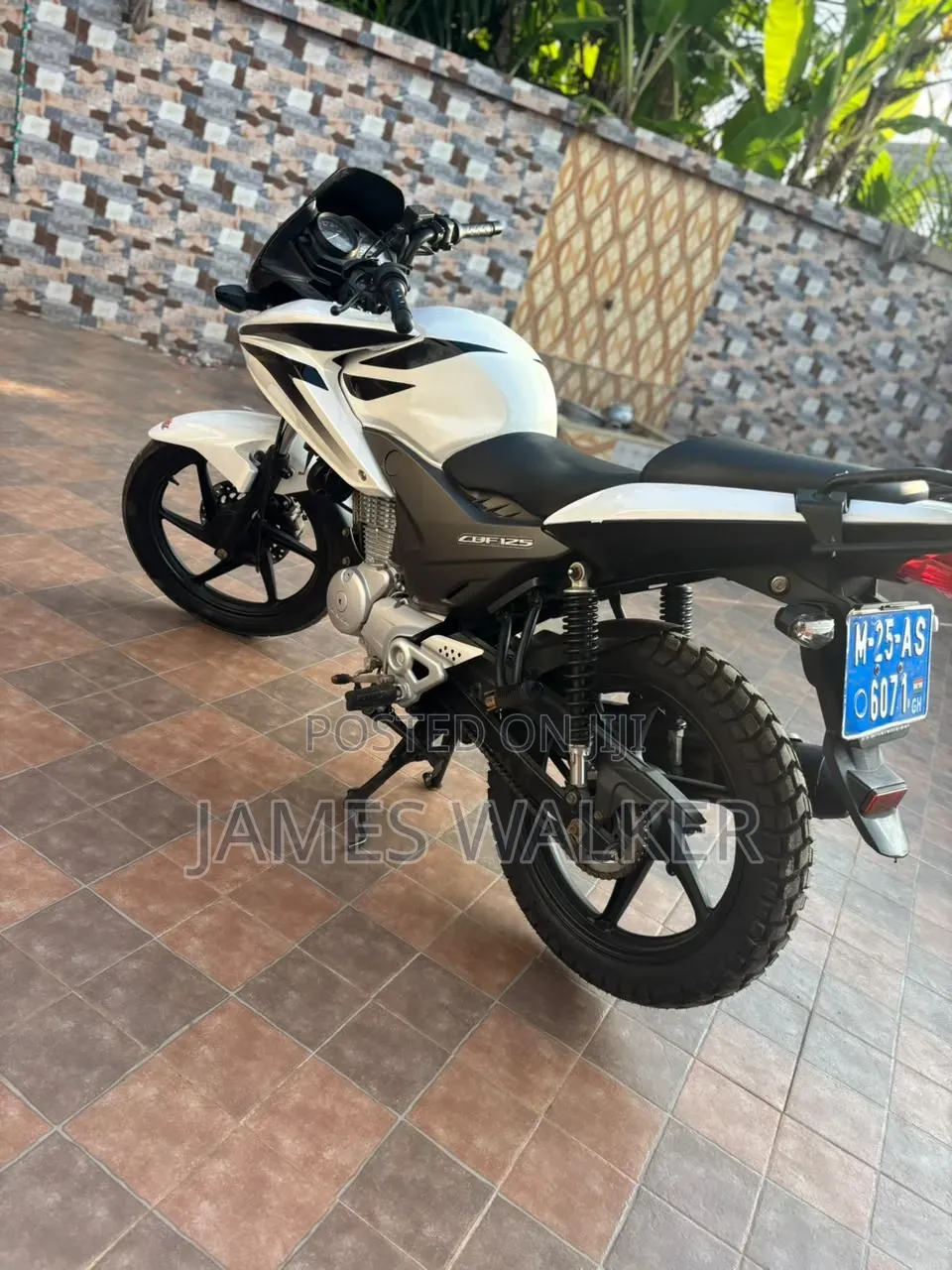 Honda CB 2014 White