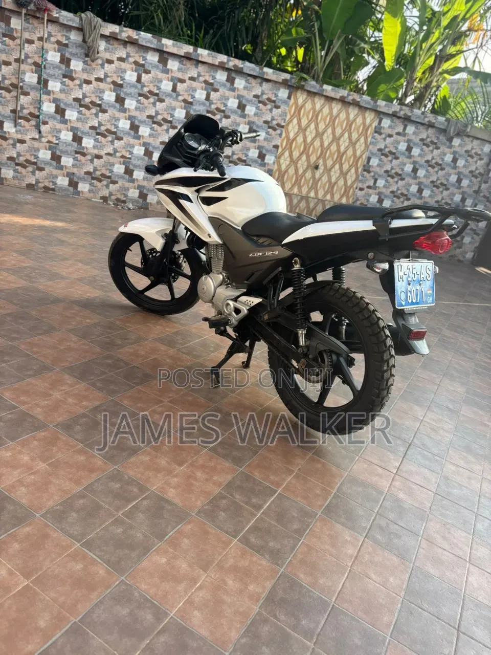 Honda CB 2014 White