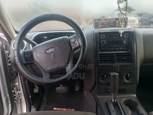 Ford Explorer Sport Trac 2009 Gray