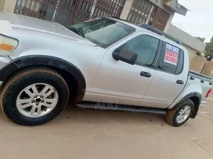 Ford Explorer Sport Trac 2009 Gray