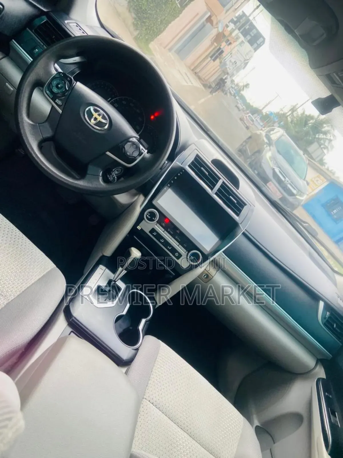 Toyota Camry L 4dr Sedan (2.5L 4cyl 6A) 2014 Silver