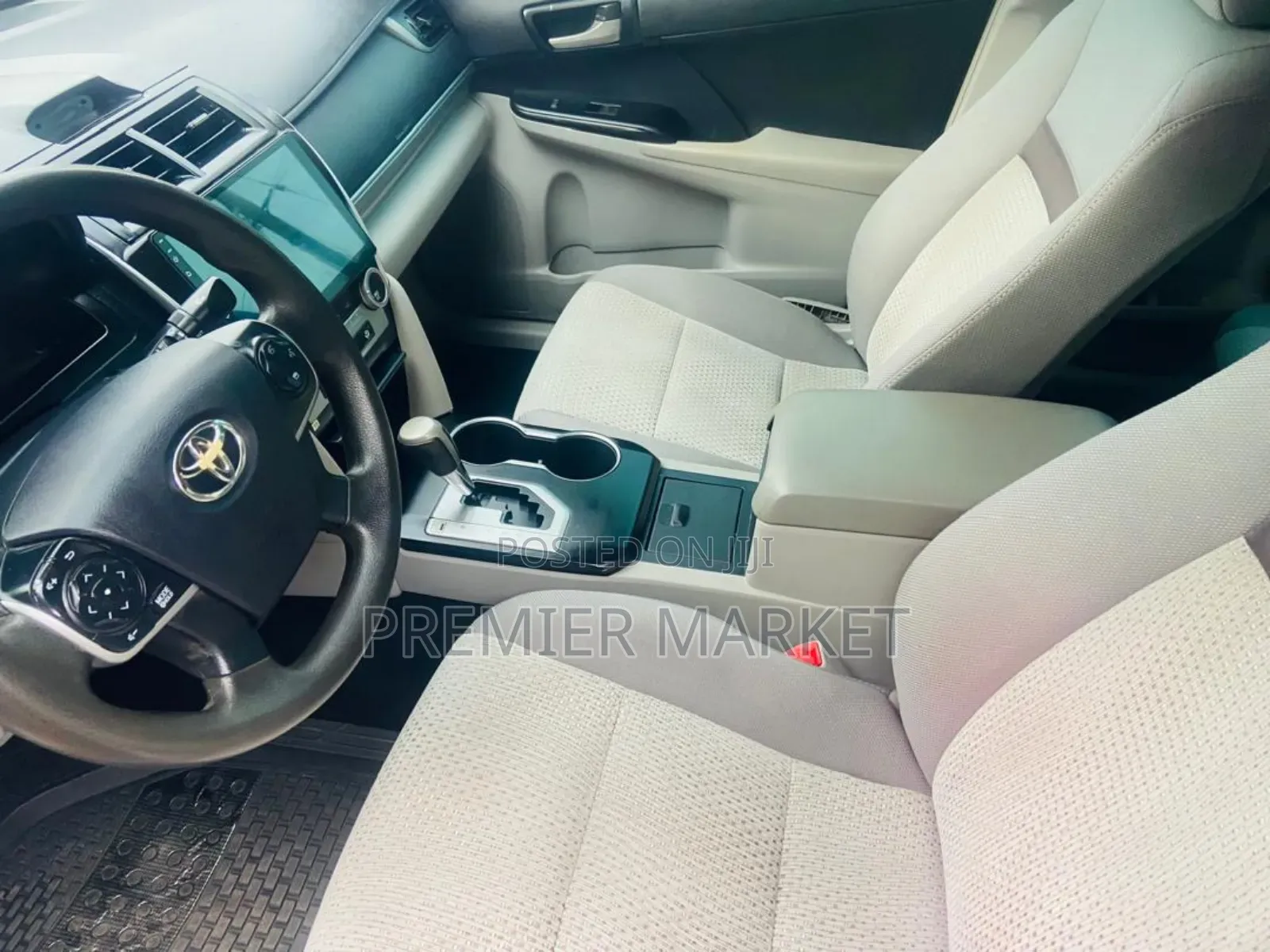 Toyota Camry L 4dr Sedan (2.5L 4cyl 6A) 2014 Silver