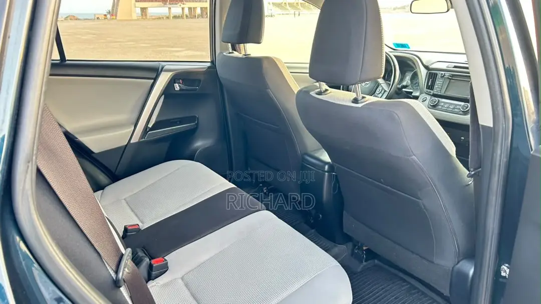 Toyota RAV4 XLE 4dr SUV AWD (2.5L 4cyl 6A) 2018 Black