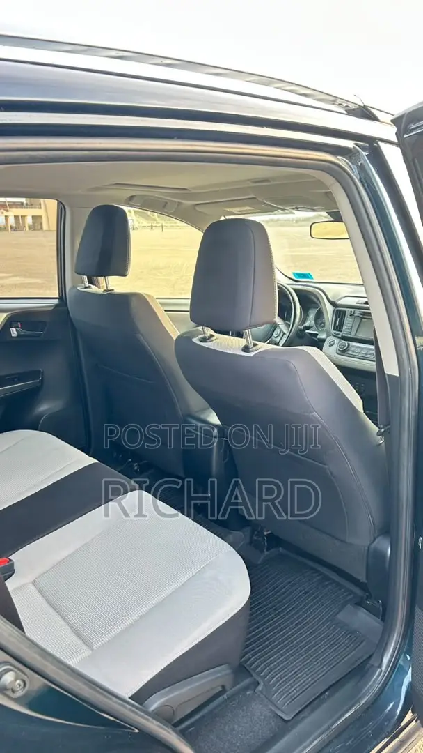 Toyota RAV4 XLE 4dr SUV AWD (2.5L 4cyl 6A) 2018 Black