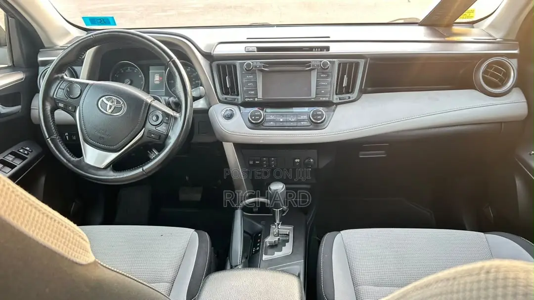 Toyota RAV4 XLE 4dr SUV AWD (2.5L 4cyl 6A) 2018 Black