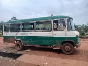 Mercedes-Benz T2 2009 Green