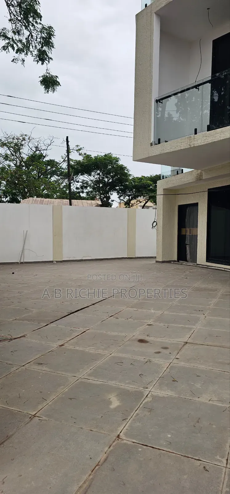 4bdrm Penthouse in Ab Richie Properties, Coffee Shop Area for sale