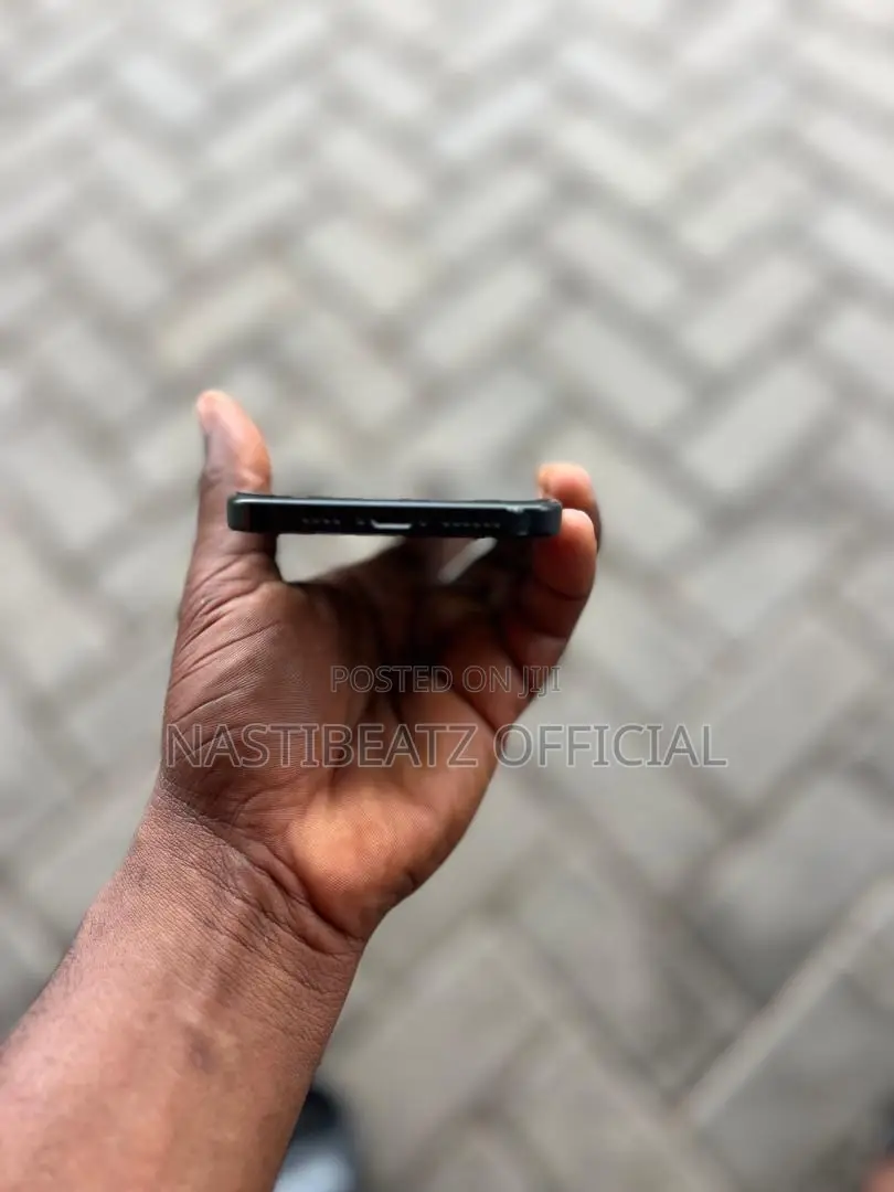 Apple iPhone 16 Plus 128 GB Black