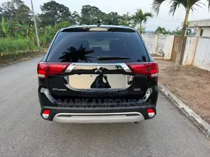 Mitsubishi Outlander ES FWD 2020 Black