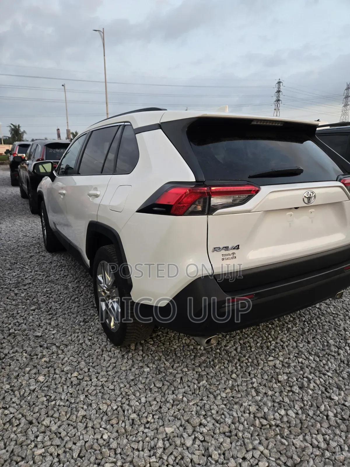 Toyota RAV4 2021 White
