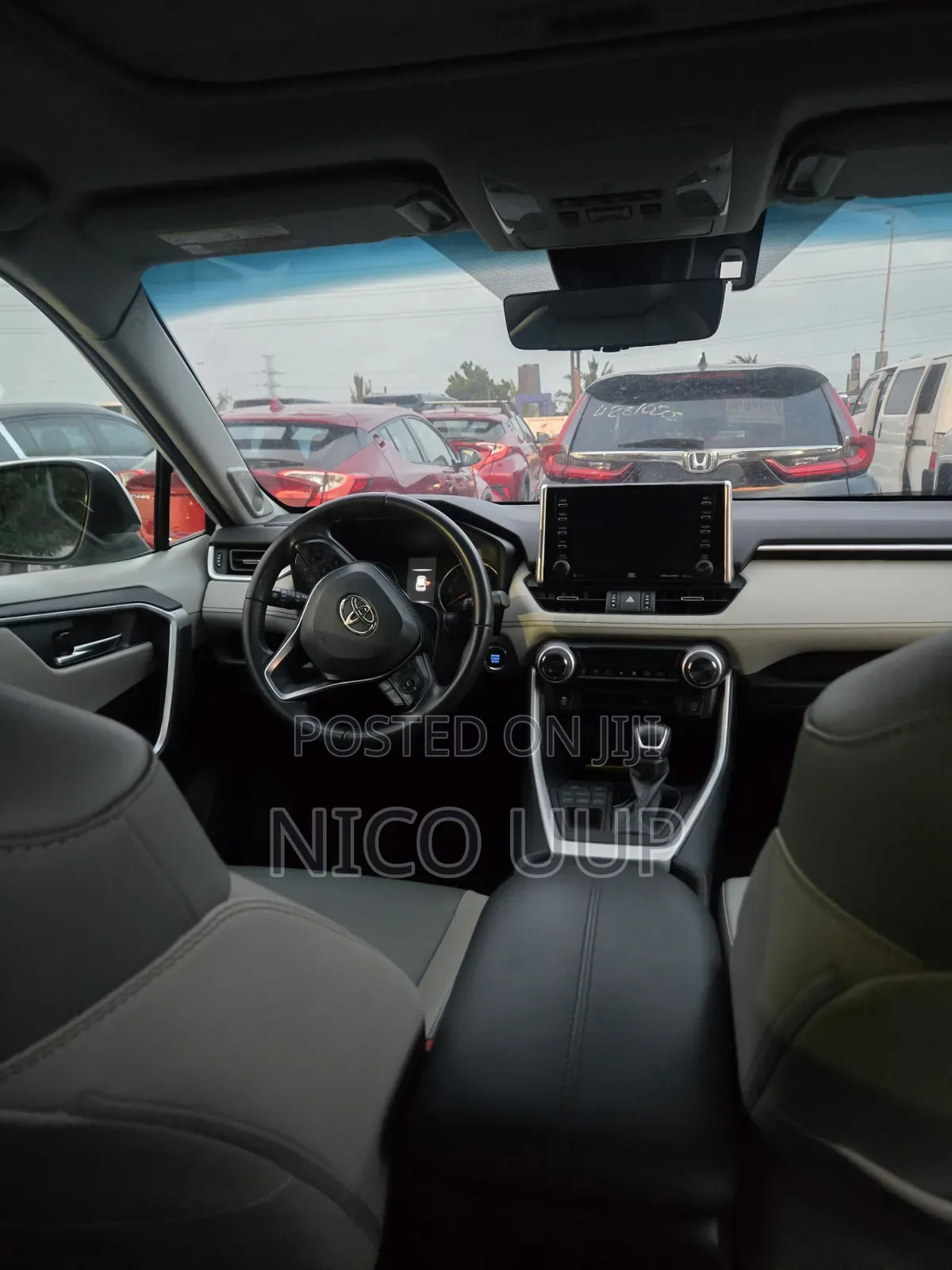 Toyota RAV4 2021 White
