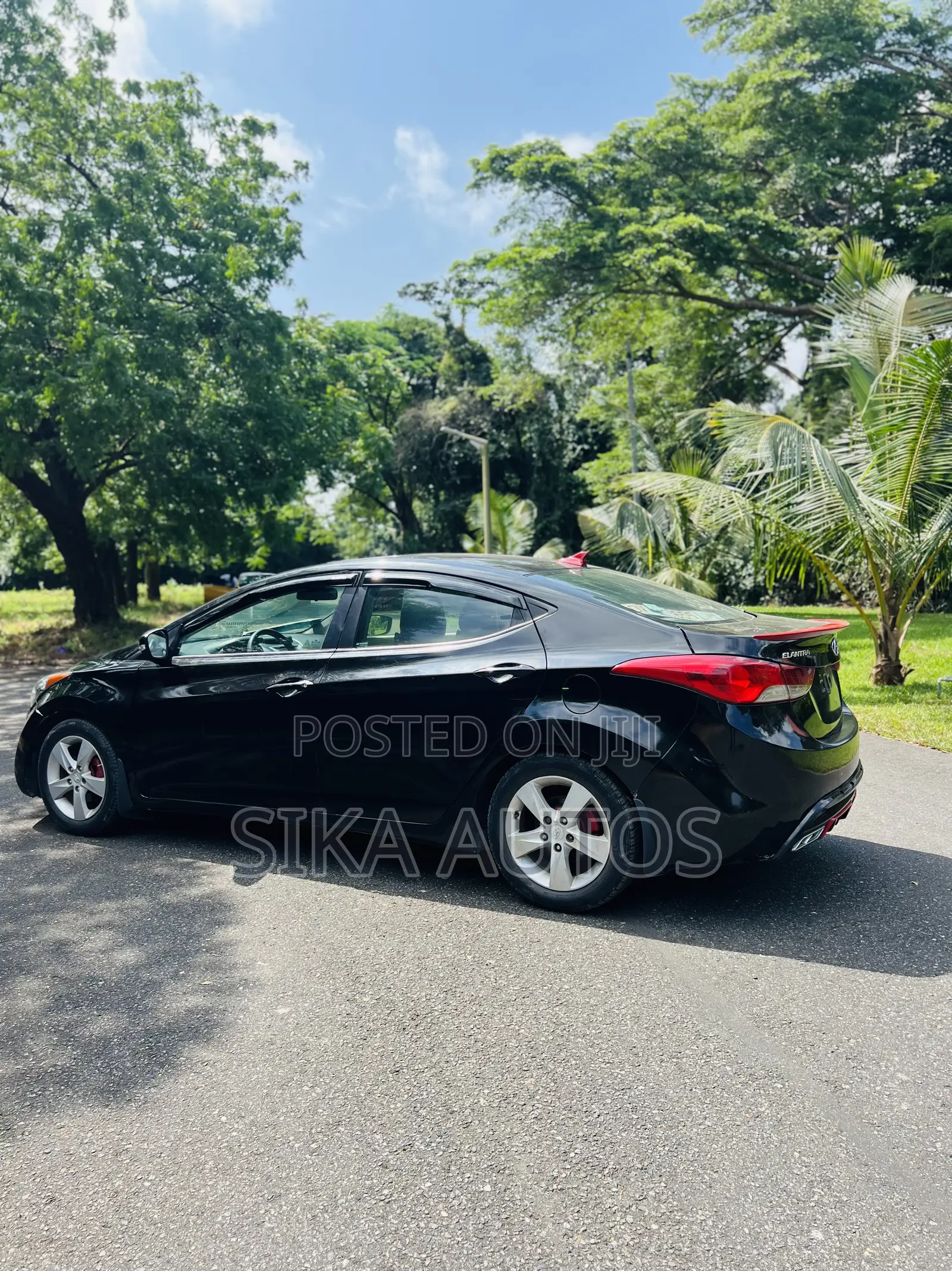 Hyundai Elantra GLS Sedan FWD (1.8L 4cyl 6A) 2013 Black