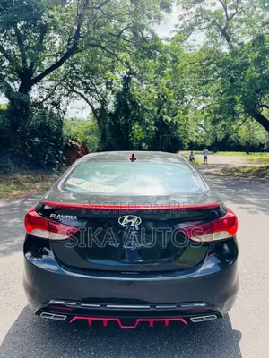 Hyundai Elantra GLS Sedan FWD (1.8L 4cyl 6A) 2013 Black