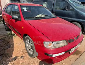 Nissan Almera Tino 2002 Red