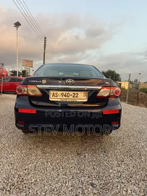 Toyota Corolla LE 4dr Sedan (1.8L 4cyl 4A) 2013 Blue