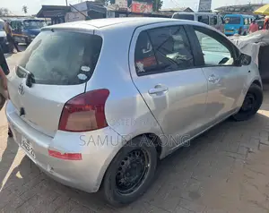 Toyota Vitz 1.3 AWD 3dr 2010 Silver