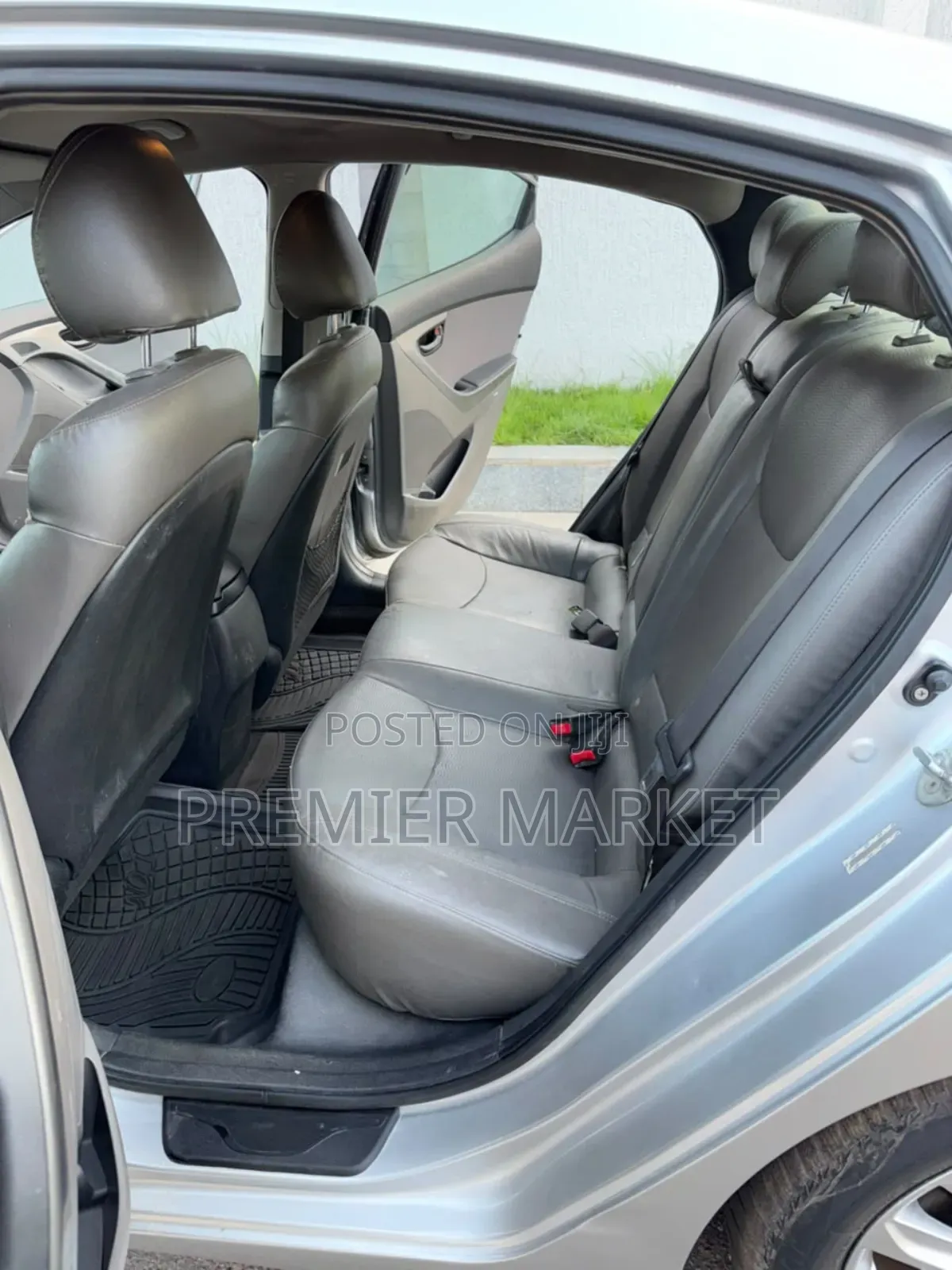 Hyundai Elantra Limited 4dr Sedan (1.8L 4cyl 6A) 2015 Silver