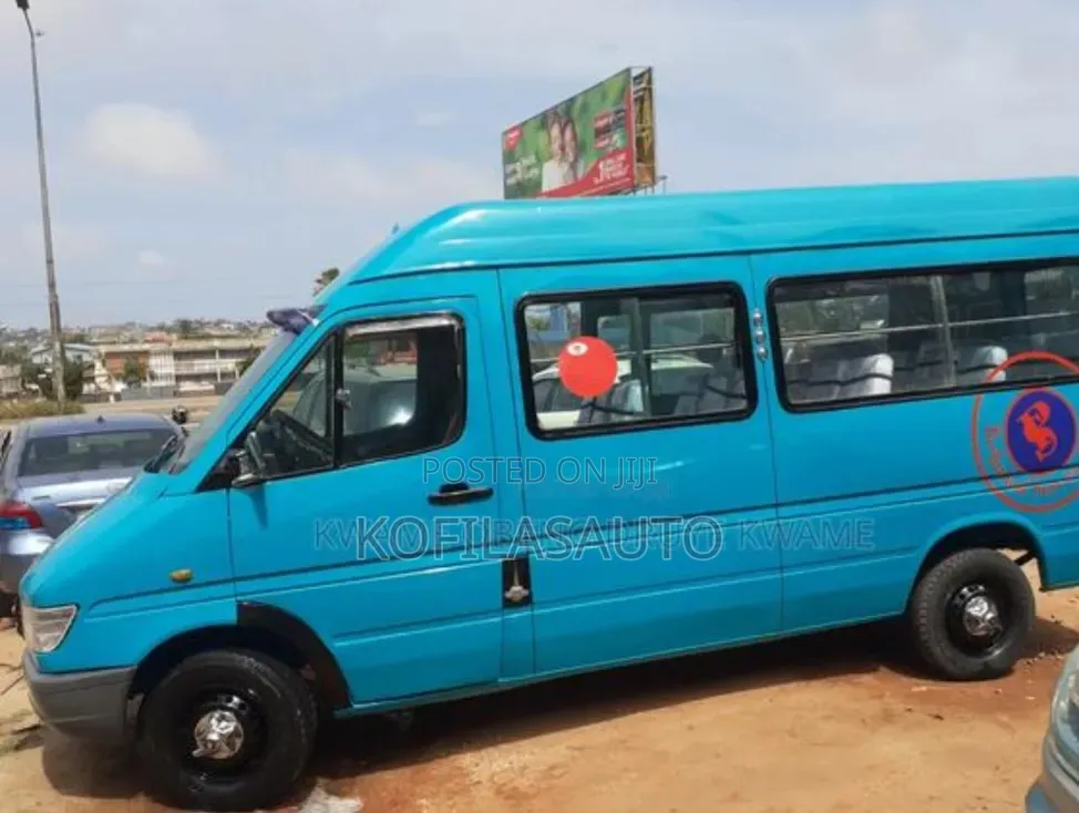 Mercedes-Benz Sprinter 2010 Blue
