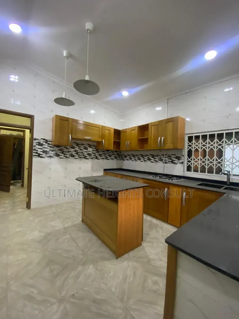 3bdrm House in Awudome, North Kaneshie for rent