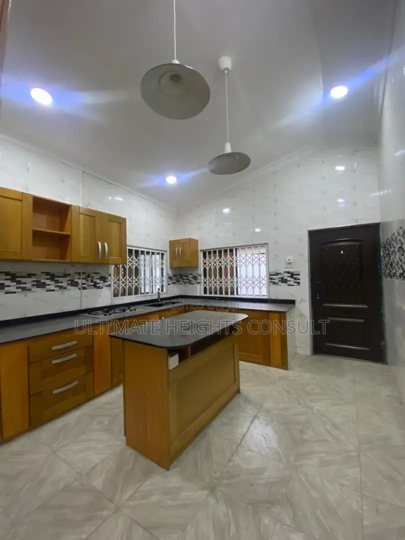 3bdrm House in Awudome, North Kaneshie for rent
