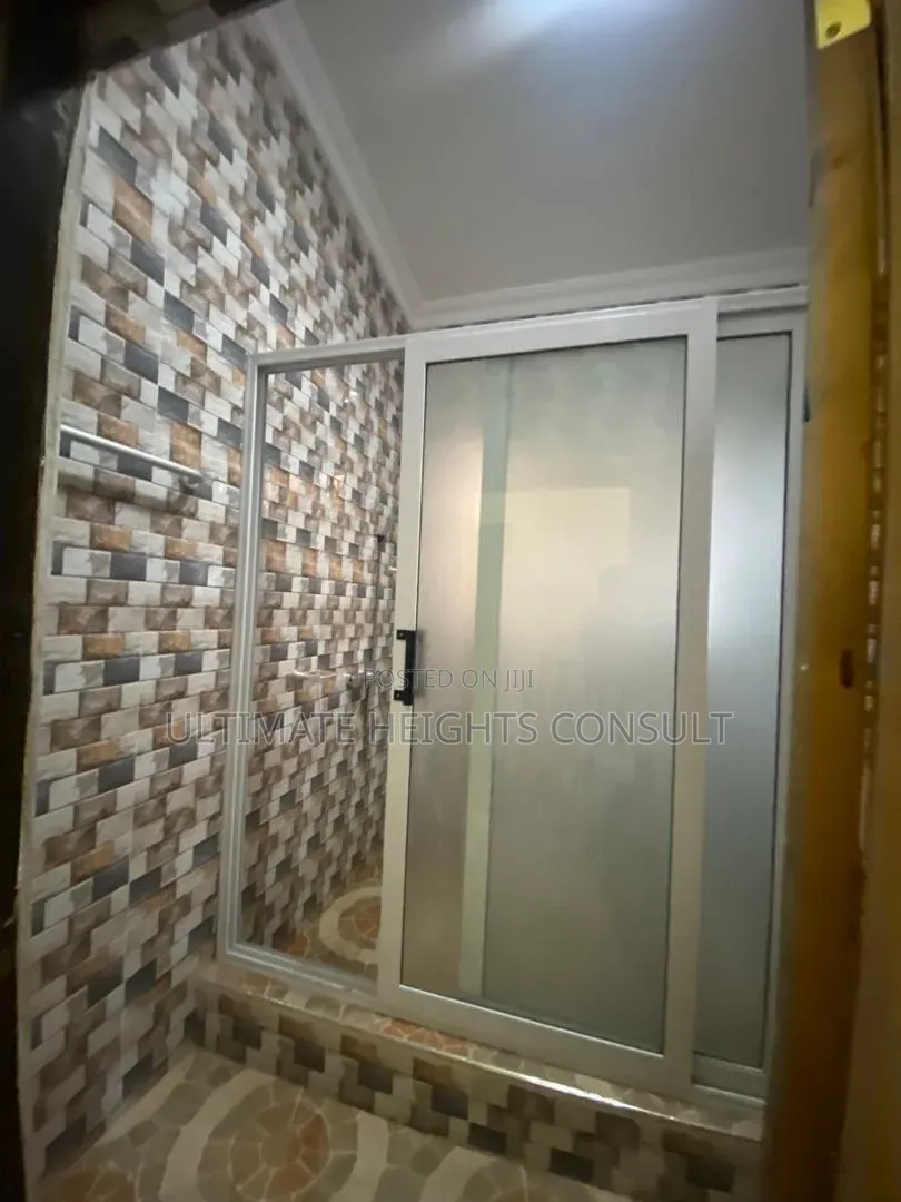 3bdrm House in Awudome, North Kaneshie for rent
