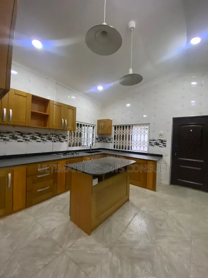 3bdrm House in Awudome, North Kaneshie for rent