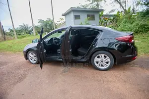 Hyundai Elantra 2018 Black