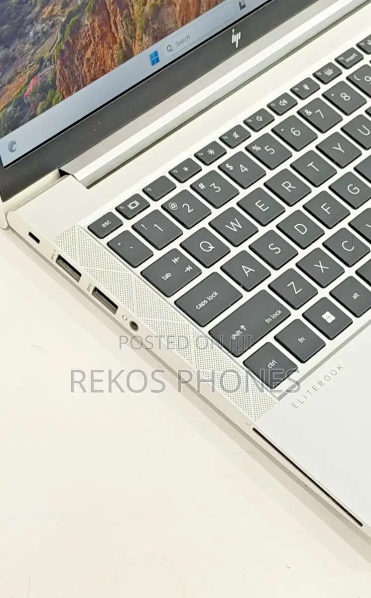 New Laptop HP EliteBook 830 G8 8GB Intel Core i5 SSD 256GB